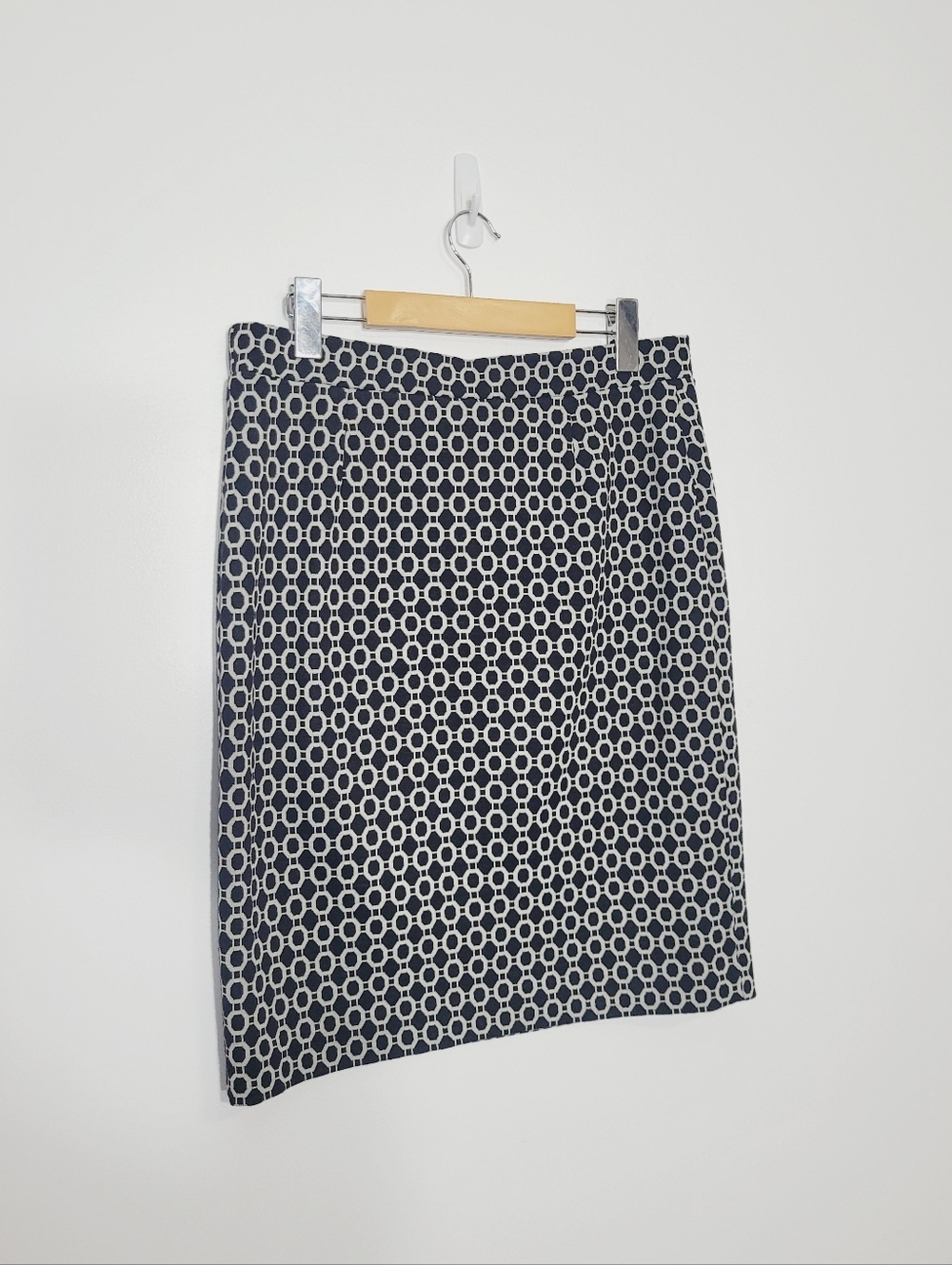 Black White Geometric Pattern Pull-On Business Casual Skirt Stretch Size Medium - Picture 3 of 8